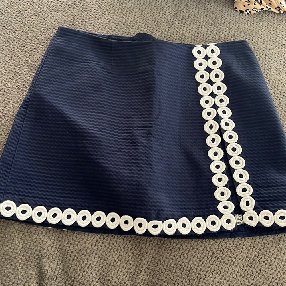 Adorable navy and white Lilly Pulitzer Skort! Size 0